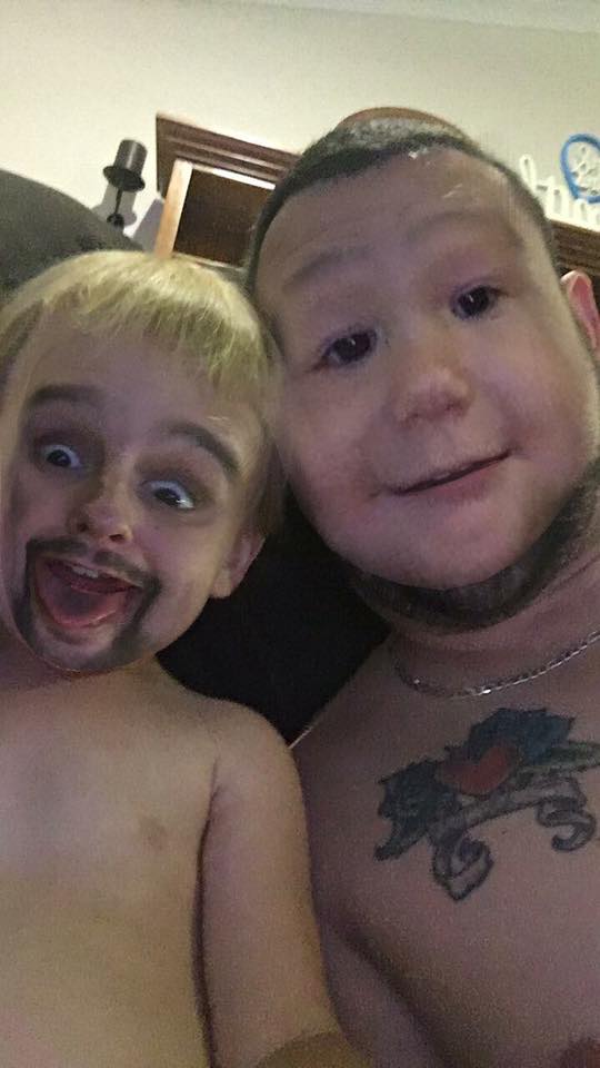 10 Foto wajah tertukar ayah dan anak ini hasilnya bikin geleng kepala