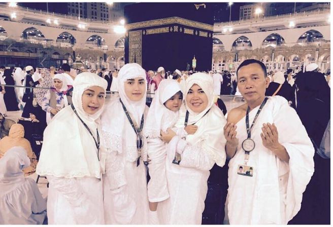 seleb umroh akhir © 2016 brilio.net