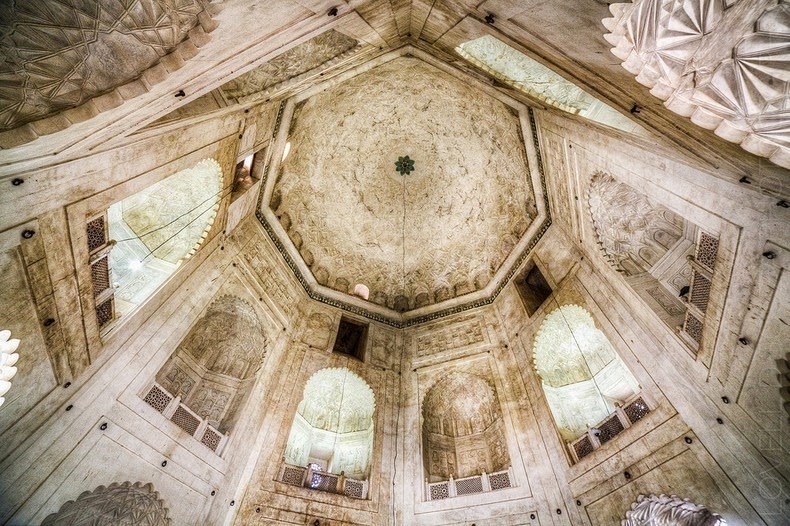 10 Foto megahnya Bibi Ka Maqbara, kembaran Taj Mahal yang mengagumkan