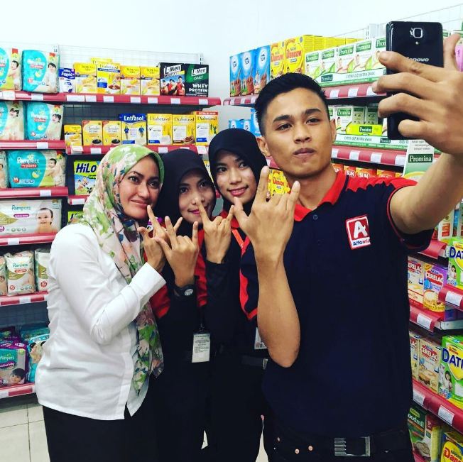 indah indriani bupati luwu utara yang cantiknya bikin adem © 2016 instagram