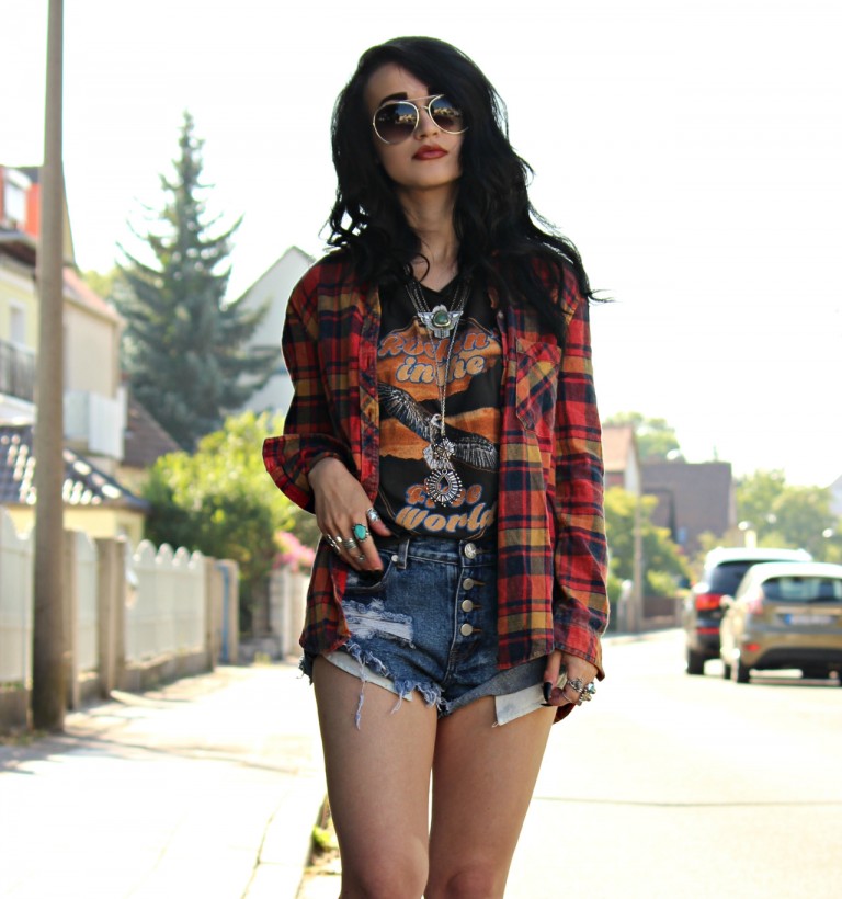 padu padan kemeja flannel © 2017 berbagai sumber