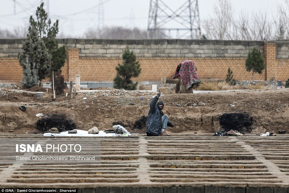 Miris, 7 potret ini tunjukkan tempat tinggal gelandangan di Iran