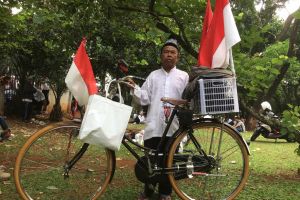 Kawal sidang kasus Ahok, kakek ini rela kayuh sepeda dari Bekasi