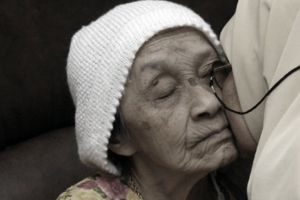 Sering berkumpul dengan orangtua bikin usia mereka lebih panjang