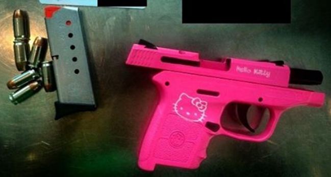 benda aneh yang pernah disita di bandara ini bikin tepuk jidat © 2017 instagram/@tsa benda aneh yang pernah disita di bandara ini bikin tepuk jidat © 2017 instagram/@tsa