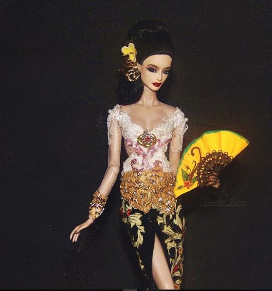 10 Foto barbie ala Jawa ini kerennya kebangetan, anggun & eksotis