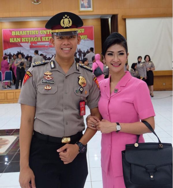foto tentara bersama pasangannya ini bikin baper maksimal © 2017 instagram foto tentara bersama pasangannya ini bikin baper maksimal © 2017 instagram