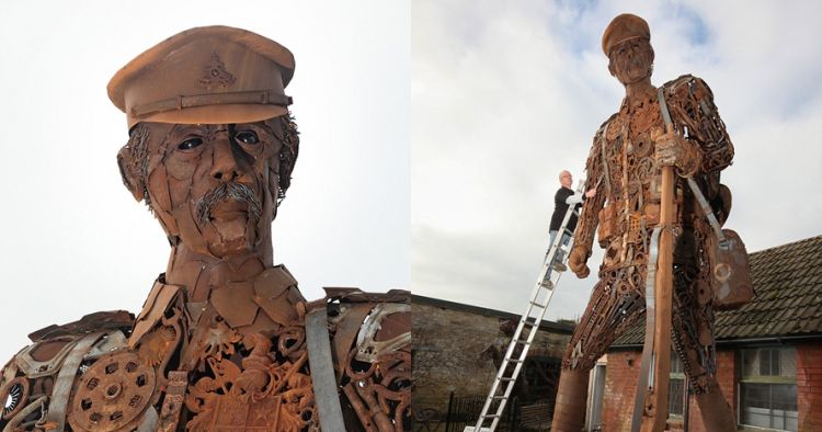 10 Foto patung  tentara raksasa dari  besi  bekas ini bikin 