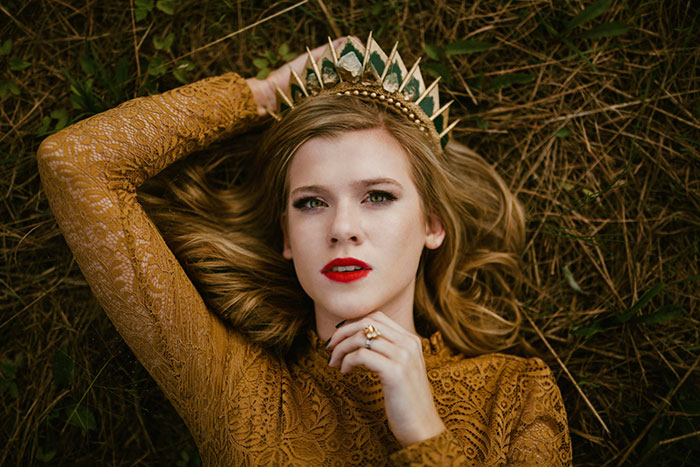 aksesori mahkota ini bakal jadi tren © 2017 boredpanda aksesori mahkota ini bakal jadi tren © 2017 boredpanda