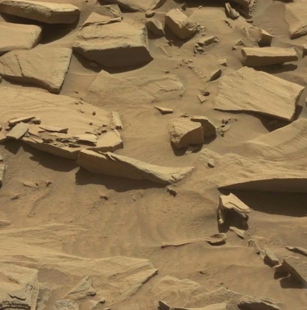 Sendok ini ditemukan di permukaan Mars, punya siapa ya?
