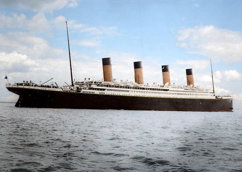 15 Foto langka penampakan Kapal Titanic versi berwarna, jadi keren