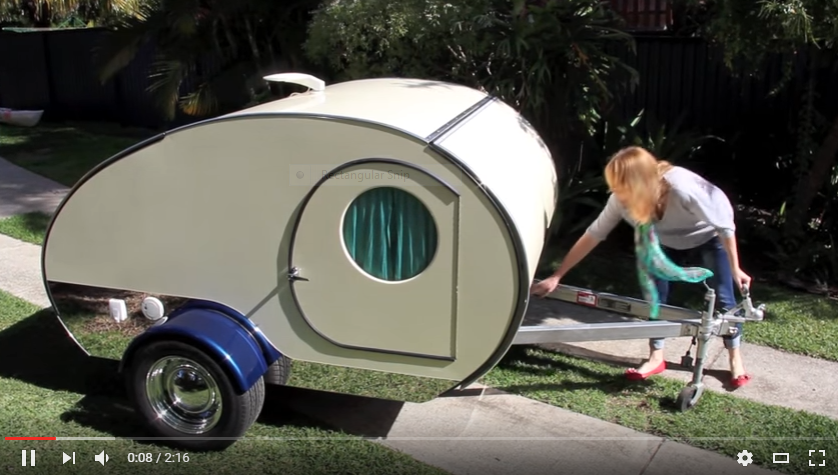 Karavan mini ini bisa manjain kamu selama piknik, berasa di rumah lho