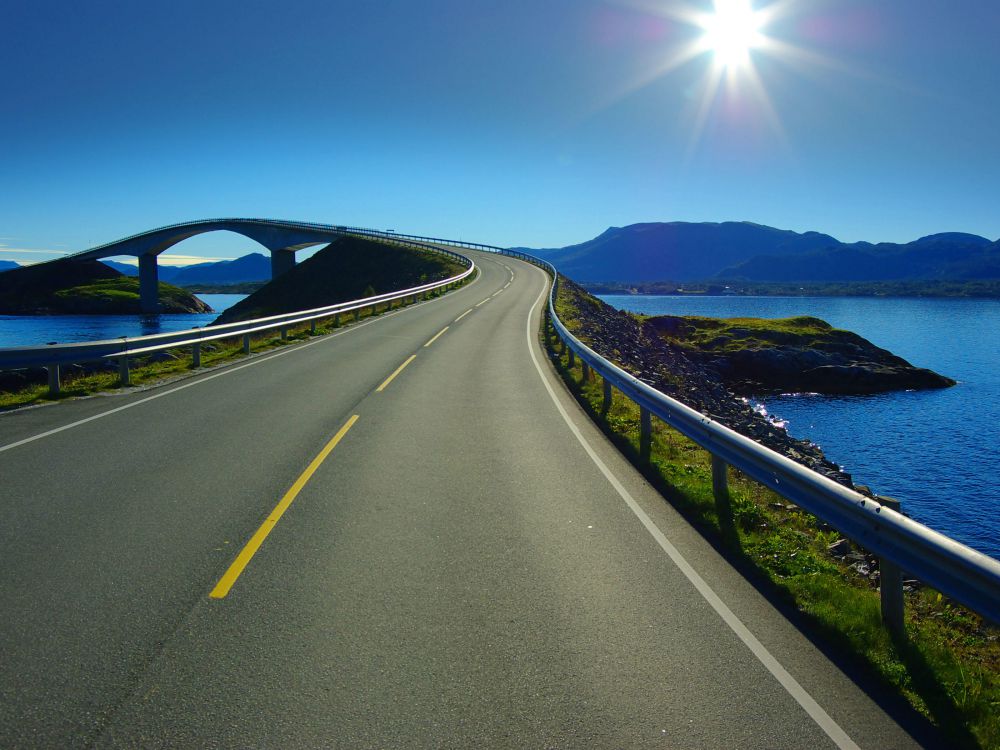 Atlantic Ocean Road © 2017 wittyfeed.com