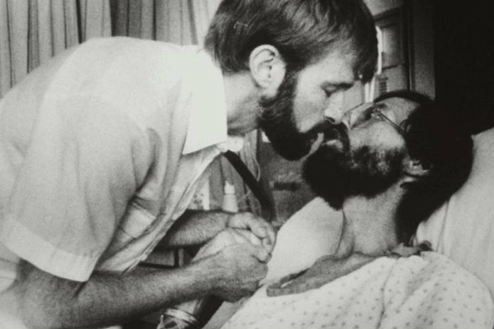 foto terakhir para penderita aids ini sungguh mengaduk-aduk hati © 2017 wittyfeed