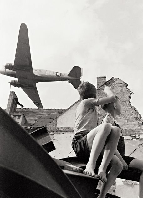 15 Foto langka Berlin ketika Jerman kalah perang, bikin terenyuh