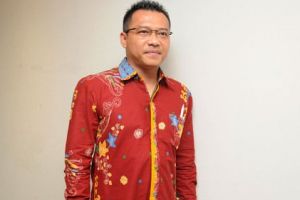 Meski jadi anggota DPR, 3 artis ini masih sempat jalani syuting