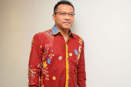 Meski jadi anggota DPR, 3 artis ini masih sempat jalani syuting