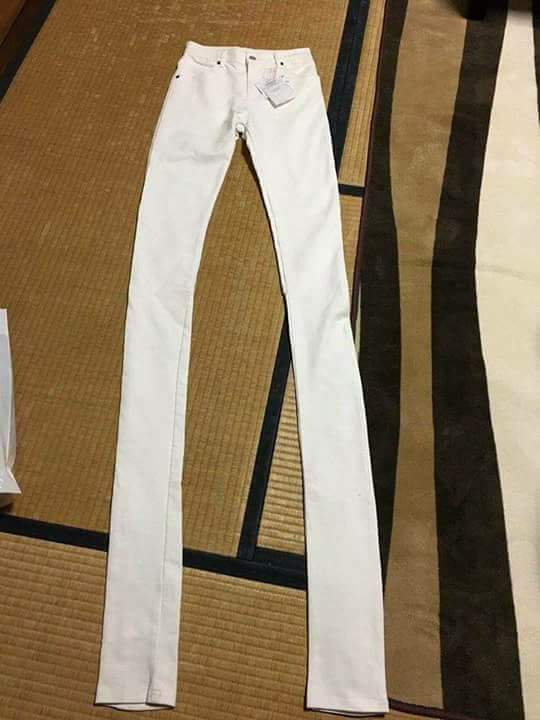 celana kepanjangan © 2017 facebook.com/tri.thedotthebandit