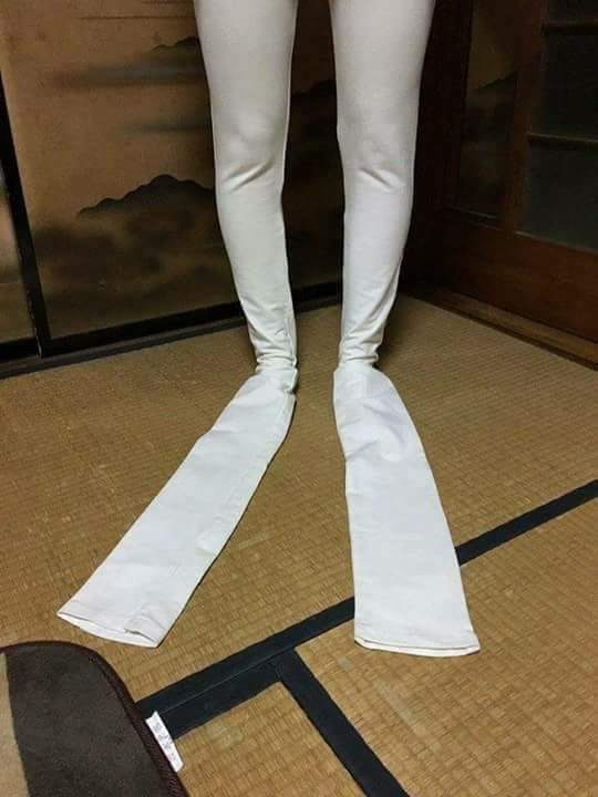 celana kepanjangan © 2017 facebook.com/tri.thedotthebandit