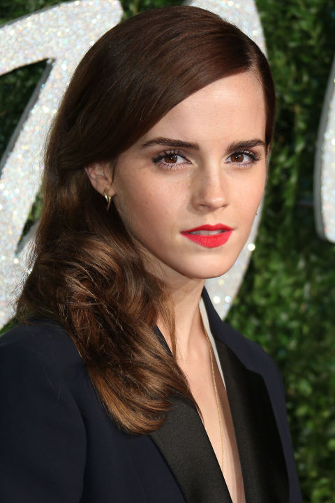 14 Foto transformasi gaya  rambut  Emma  Watson  cantiknya 