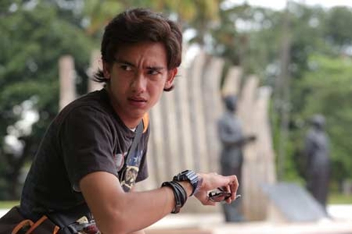 10 Foto transformasi Adipati Dolken ini bukti dia gantengnya awet