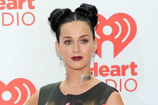Perubahan gaya rambut Katy Perry sejak awal karier, nyentrik abis