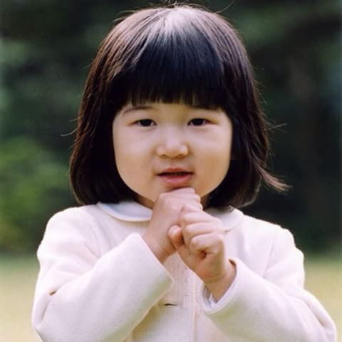 10 Foto transformasi Aiko, putri mahkota Jepang yang cantik dan kalem