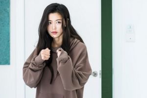 Ini harga 15 outfit Jun Ji-hyun dalam drama The Legend of the Blue Sea