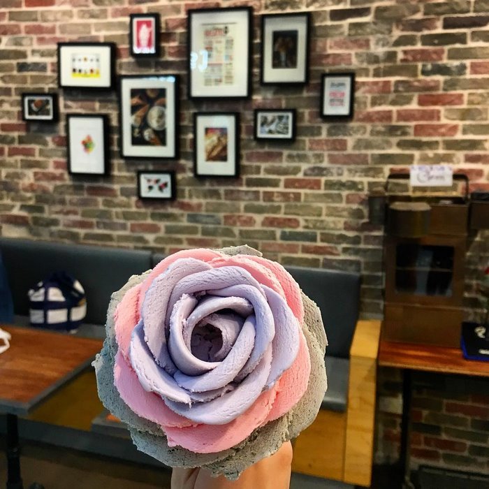 gelato flower © 2017 boredpanda