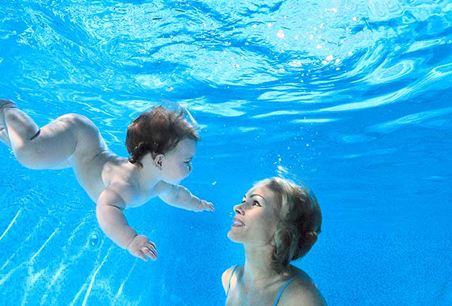 Bayi di bawah air © 2017 brilio.net Bayi di bawah air © 2017 brilio.net