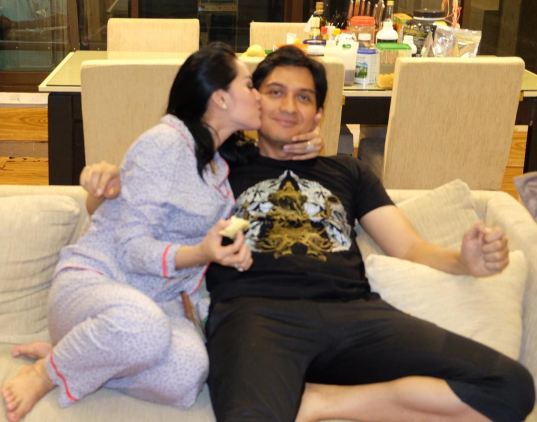 Jadi pengantin baru, ini 10 potret mesranya Lucky Hakim & Syahrini KW