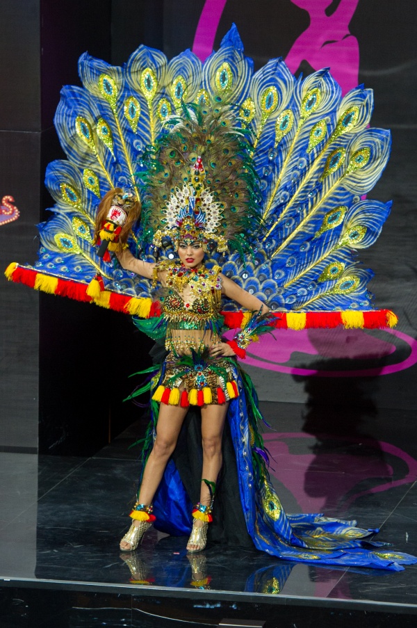 Ini gaya 10 Putri Indonesia berkostum Nasional di ajang Miss Universe