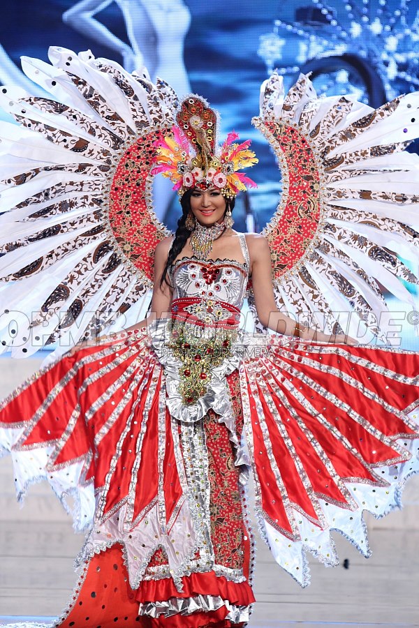 kostum nasional miss © 2017 brilio.net kostum nasional miss © 2017 brilio.net