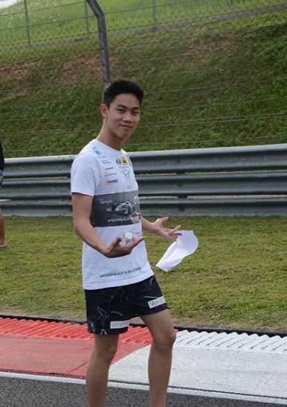 Presley Martono pebalap F4 © 2017 Instagram