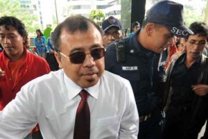 Hakim MK, Patrialis Akbar dikabarkan tertangkap KPK 