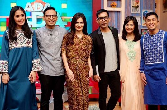 Cut Tary makeup flawless © 2017 istimewa