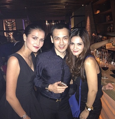 Jarang pakai makeup menor, ini 10 bukti Cut Tari selalu tampil menawan