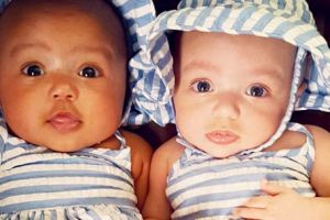 10 Foto bayi kembar beda warna kulit ini dua-duanya ngegemesin