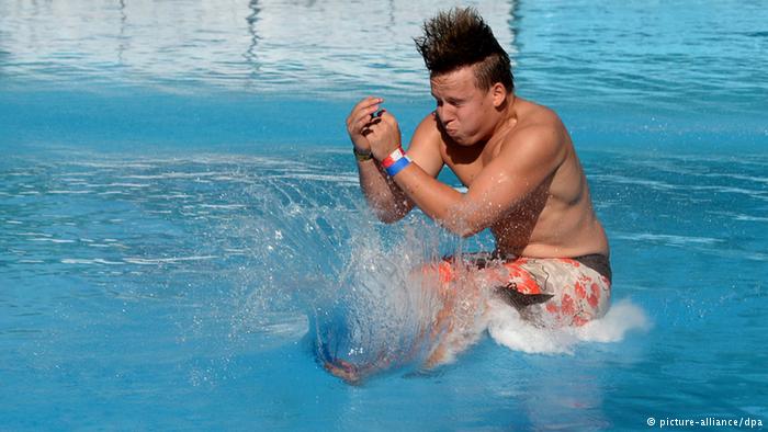 lomba paling gila yang mungkin belum pernah kamu dengar © 2017 dw lomba paling gila yang mungkin belum pernah kamu dengar © 2017 dw