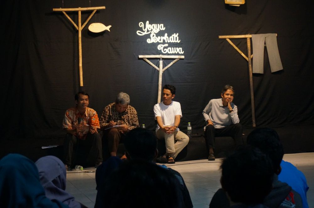 puisi © 2017 brilio.net puisi © 2017 brilio.net