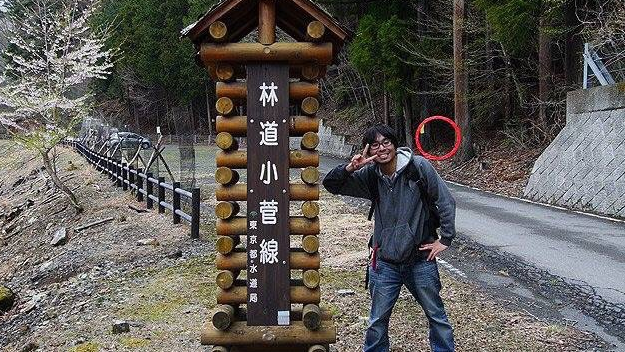 Foto anak muda yang ada lingkaran merah ini faktanya bikin ngakak