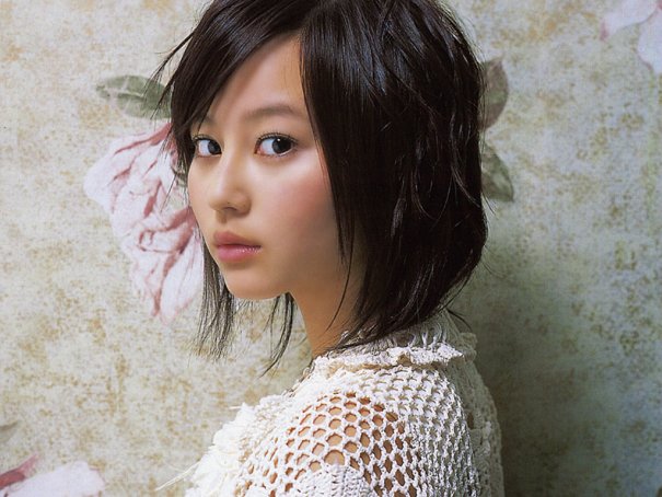 9 Aktris Jepang ini khas dengan rambut pendeknya, cantiknya konsisten!