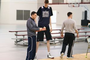 Masih 16 tahun, mahasiswa ini jadi pemain NBA tertinggi 