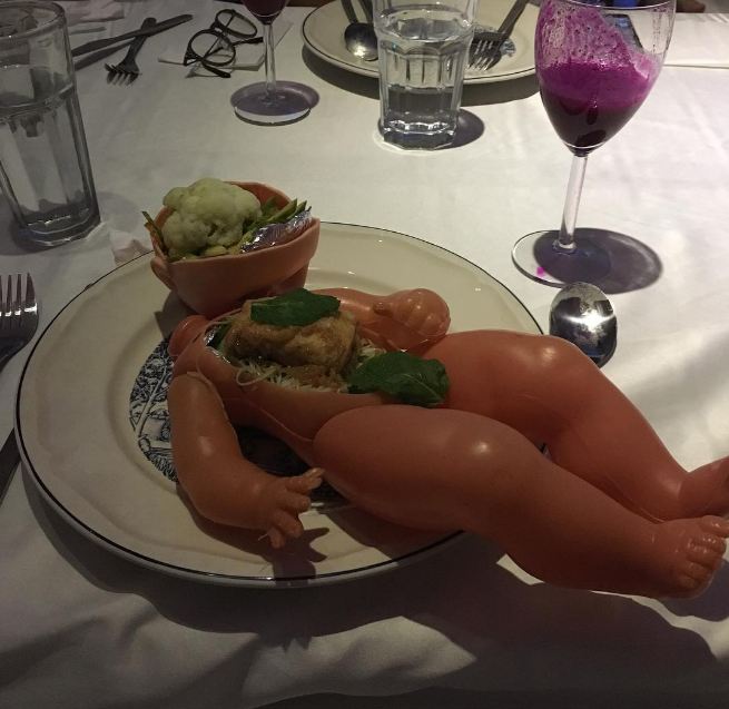 jamuan makan bertema bayi ini bikin perut mual © 2017 instagram jamuan makan bertema bayi ini bikin perut mual © 2017 instagram