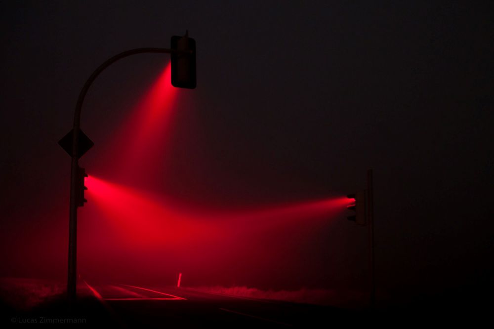 10 Foto cahaya lampu  lalu lintas dalam kabut  ini keren bingits