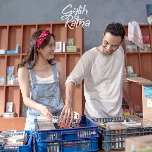 Galih & Ratna 2017 © 2017 instagram.com/filmgalihdanratna Galih & Ratna 2017 © 2017 instagram.com/filmgalihdanratna
