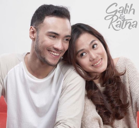 Filmnya segera tayang, ini 10 potret romantisnya Galih & Ratna