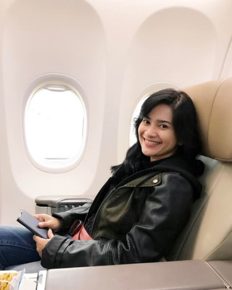  Ikke Nurjanah © 2017 Instagram.com/@ikkenurjanah0518