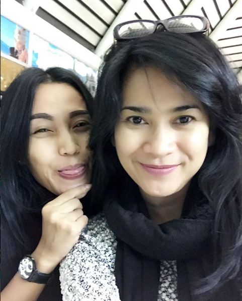  Ikke Nurjanah © 2017 Instagram.com/@ikkenurjanah0518