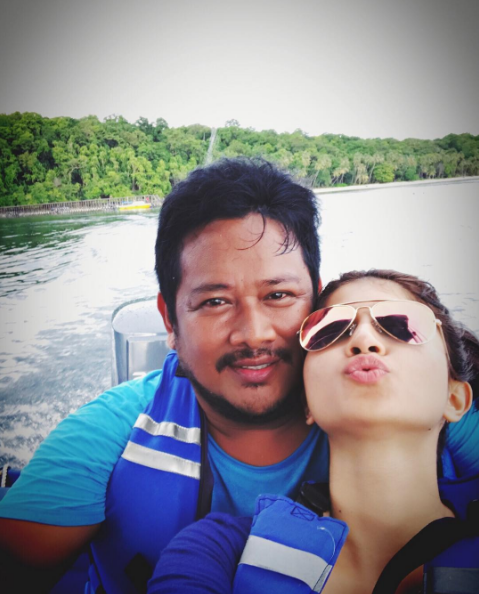 Fiona Fachru dan suami © 2017 instagram.com/fionafachru Fiona Fachru dan suami © 2017 instagram.com/fionafachru